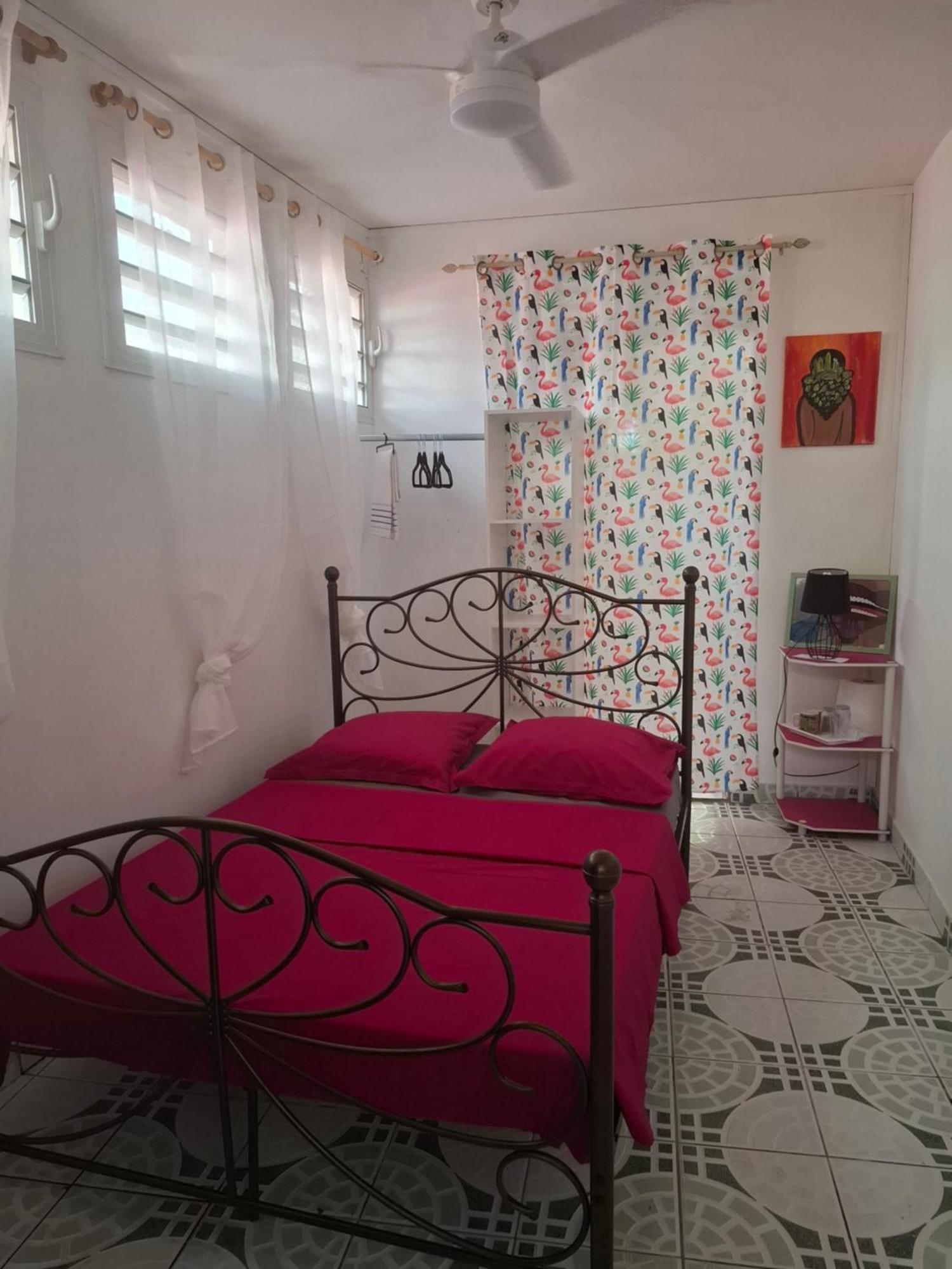Le Bon Calalou Hostel ฟอร์-เดอ-ฟร็องส์ ภายนอก รูปภาพ